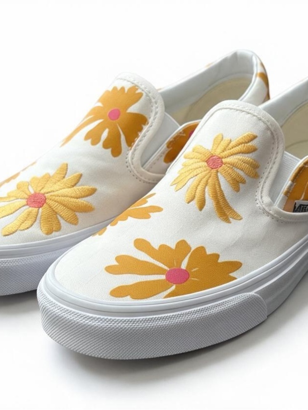 Vans White Slip-On Sneakers with Yellow Daisy Print Size W 7 M 5.5